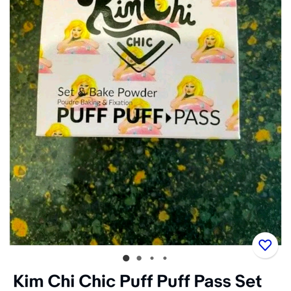 Kim Chi Chic Puff Puff Pass set & bake powder